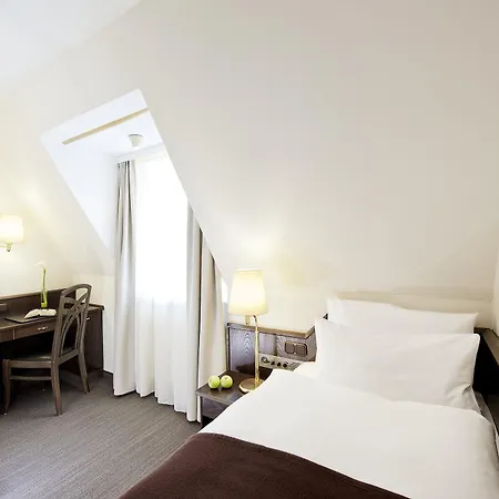 Elaya Noerdlingen, Trademark By Wyndham Hotel