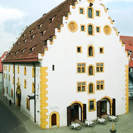 Elaya Noerdlingen, Trademark By Wyndham Hotel
