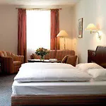 Elaya Noerdlingen, Trademark By Wyndham