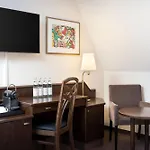 ホテル Elaya Noerdlingen, Trademark By Wyndham 4*