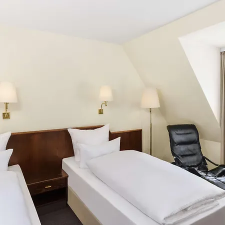 Kloesterle - In Kuerze Elaya Kloesterle Hotel Noerdlingen