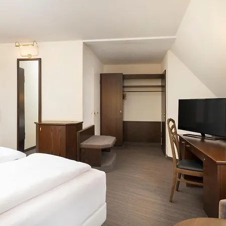 Elaya Noerdlingen, Trademark By Wyndham فندق 4*