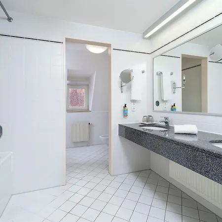 Hotell Elaya Kloesterle Noerdlingen, Trademark By Wyndham 4*